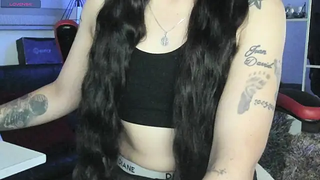 natasha logan  online show from 10/18/25, 04:03