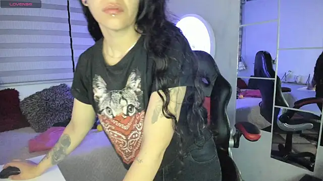 natasha logan  online show from 05/24/26, 04:01