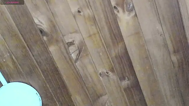 natasha logan  online show from 10/12/25, 04:14