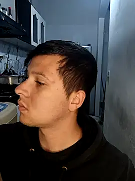 catire2323 online show from 04/10/26, 12:50