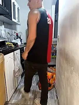 catire2323 online show from 04/15/26, 01:55