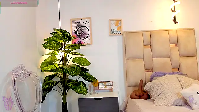 Rachel  Lang online show from 11/20/25, 09:36