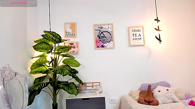 Rachel  Lang online show from 11/06/25, 03:49