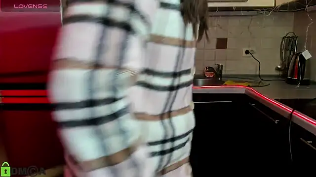 Snapshot of TayanaJons chatting on 03/16/25, 07:59 TayanaJons online show from 03/16/25, 07:59