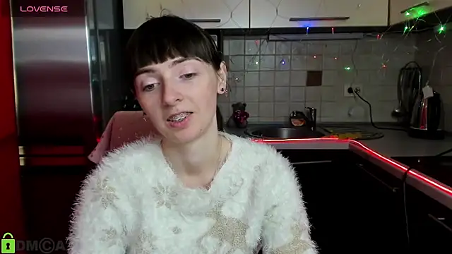 Snapshot of TayanaJons chatting on 03/17/25, 08:18 TayanaJons online show from 03/17/25, 08:18