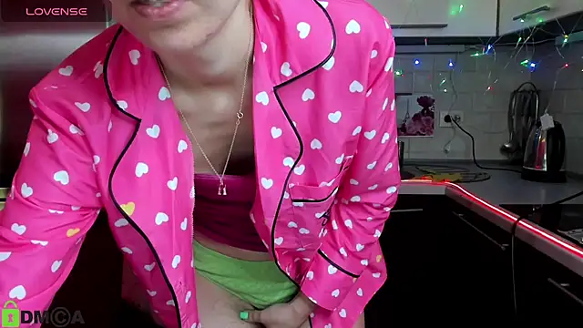 Snapshot of TayanaJons chatting on 03/17/25, 11:21 TayanaJons online show from 03/17/25, 11:21