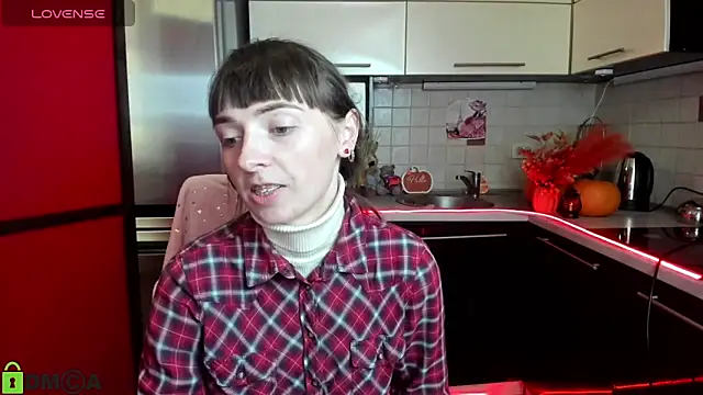 Snapshot of TayanaJons chatting on 11/24/25, 08:03 TayanaJons online show from 11/24/25, 08:03