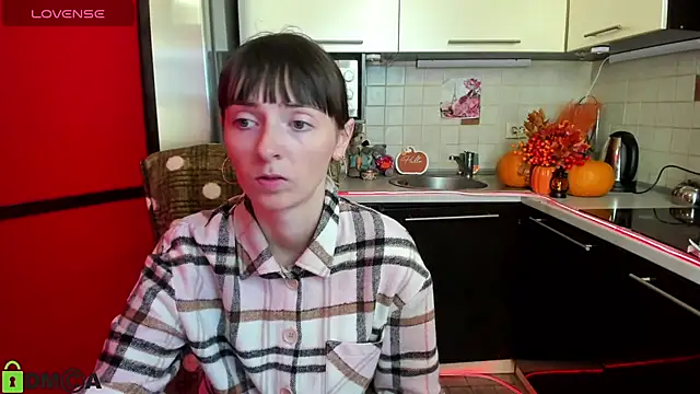 Snapshot of TayanaJons chatting on 10/21/25, 06:57 TayanaJons online show from 10/21/25, 06:57