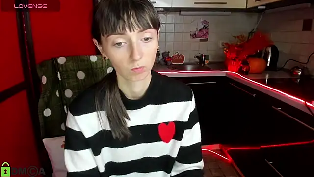 Snapshot of TayanaJons chatting on 11/18/25, 07:55 TayanaJons online show from 11/18/25, 07:55