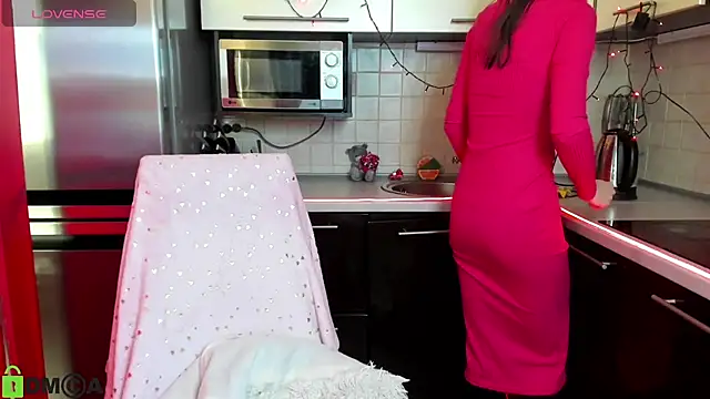 Snapshot of TayanaJons chatting on 03/08/25, 08:22 TayanaJons online show from 03/08/25, 08:22