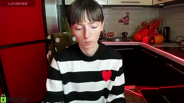 Snapshot of TayanaJons chatting on 11/12/25, 07:56 TayanaJons online show from 11/12/25, 07:56