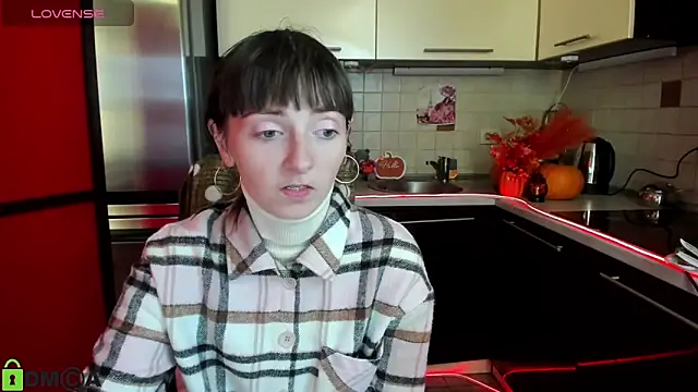 Snapshot of TayanaJons chatting on 11/19/25, 08:03 TayanaJons online show from 11/19/25, 08:03