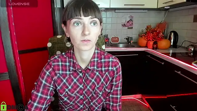 Snapshot of TayanaJons chatting on 10/17/25, 07:00 TayanaJons online show from 10/17/25, 07:00