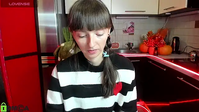 Snapshot of TayanaJons chatting on 10/10/25, 07:09 TayanaJons online show from 10/10/25, 07:09