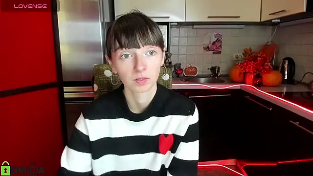 Snapshot of TayanaJons chatting on 11/10/25, 07:57 TayanaJons online show from 11/10/25, 07:57