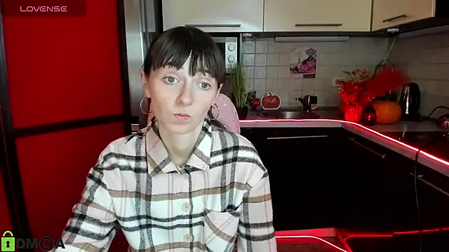 Snapshot of TayanaJons chatting on 11/25/25, 08:03 TayanaJons online show from 11/25/25, 08:03