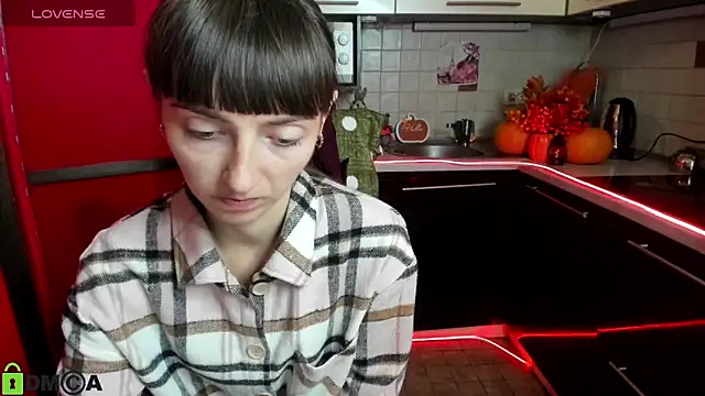 Snapshot of TayanaJons chatting on 10/18/25, 06:59 TayanaJons online show from 10/18/25, 06:59