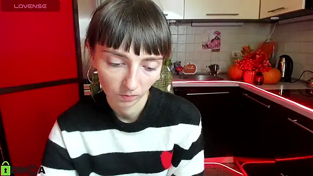 Snapshot of TayanaJons chatting on 11/15/25, 07:56 TayanaJons online show from 11/15/25, 07:56