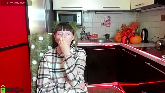 Snapshot of TayanaJons chatting on 10/24/25, 06:56 TayanaJons online show from 10/24/25, 06:56