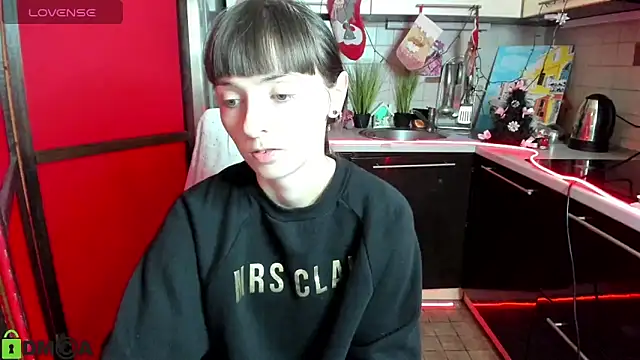 Snapshot of TayanaJons chatting on 12/17/25, 07:57 TayanaJons online show from 12/17/25, 07:57