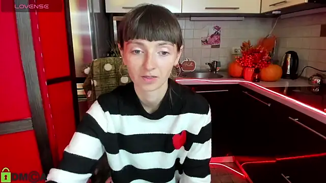 Snapshot of TayanaJons chatting on 10/13/25, 06:59 TayanaJons online show from 10/13/25, 06:59