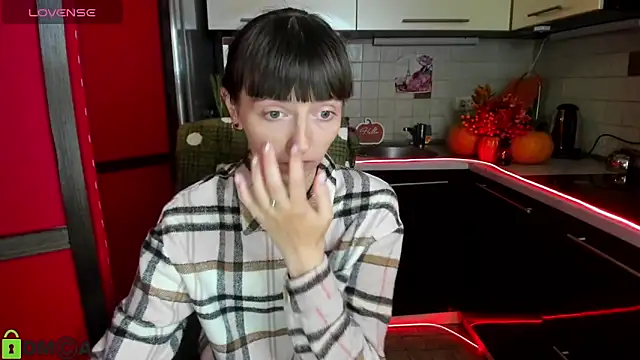 Snapshot of TayanaJons chatting on 10/14/25, 07:09 TayanaJons online show from 10/14/25, 07:09