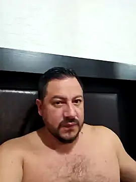 Snapshot of vale_mike chatting on 01/10/25, 04:22 vale mike online show from 01/10/25, 04:22