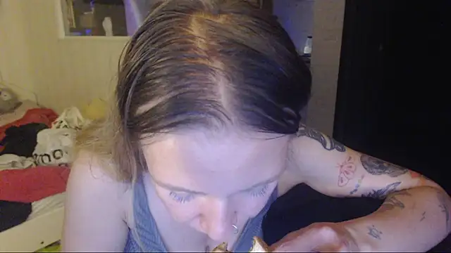 amanda kiss kiss online show from 10/05/25, 05:25