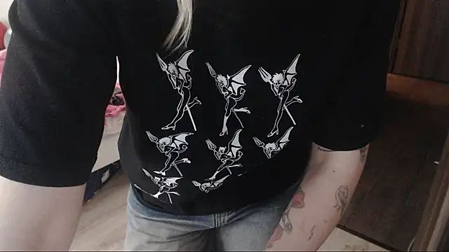 amanda kiss kiss online show from 11/24/25, 11:43