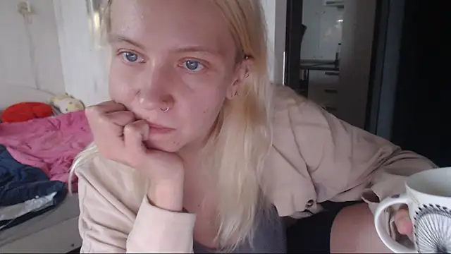 amanda kiss kiss online show from 10/27/25, 12:39