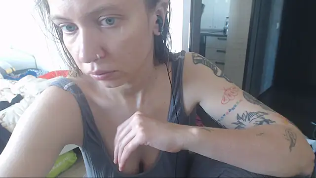 amanda kiss kiss online show from 10/01/25, 10:09