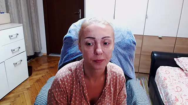 Snapshot of Leona-Exotic chatting on 07/22/26, 09:11 Leona-Exotic online show from 07/22/26, 09:11