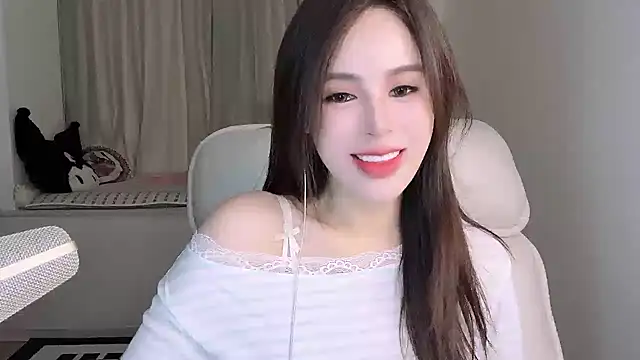 Snapshot of hknana chatting on 06/08/26, 05:08 hknana online show from 06/08/26, 05:08