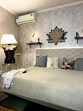 StripBianka online show from 11/30/25, 10:27