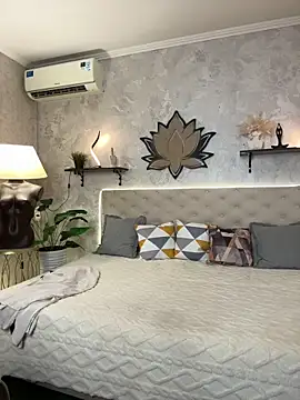 StripBianka online show from 03/07/26, 09:48