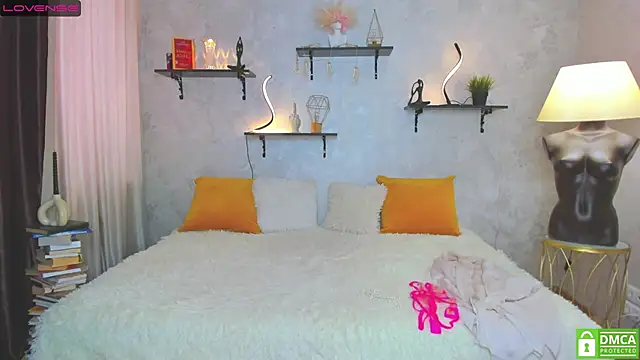 Snapshot of StripBianka chatting on 02/11/25, 11:20 StripBianka online show from 02/11/25, 11:20