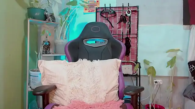 IM MAYA online show from 11/16/25, 11:48