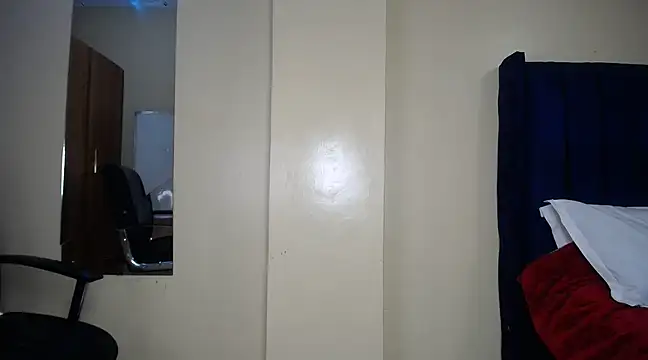 Snapshot of Siri_ssaru chatting on 12/07/24, 04:15 Siri ssaru online show from 12/07/24, 04:15