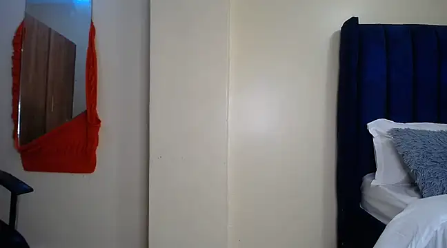 Snapshot of Siri_ssaru chatting on 03/04/25, 01:45 Siri ssaru online show from 03/04/25, 01:45