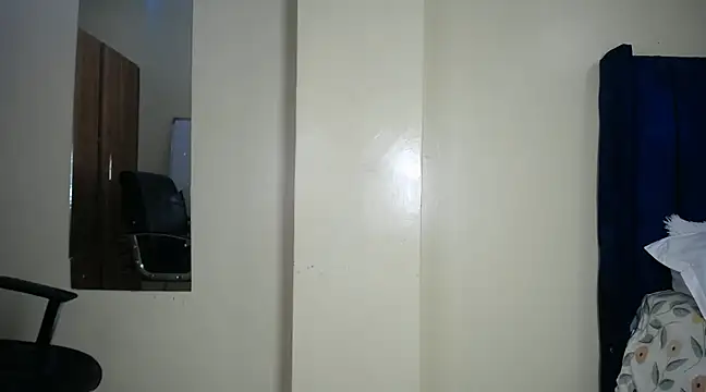 Snapshot of Siri_ssaru chatting on 12/20/24, 12:52 Siri ssaru online show from 12/20/24, 12:52