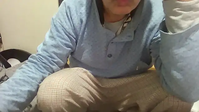 asira39 online show from 11/05/25, 09:51