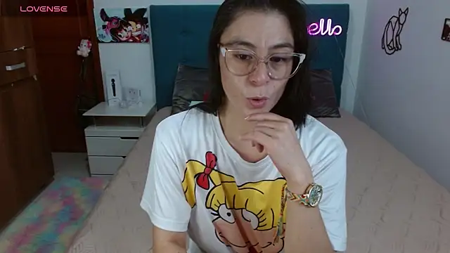 Snapshot of antonella_sweet33 chatting on 06/13/26, 08:29 antonella sweet33 online show from 06/13/26, 08:29