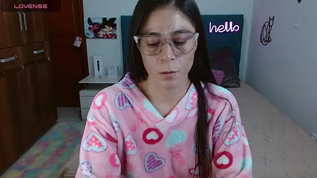 Snapshot of antonella_sweet33 chatting on 06/08/26, 10:32 antonella sweet33 online show from 06/08/26, 10:32