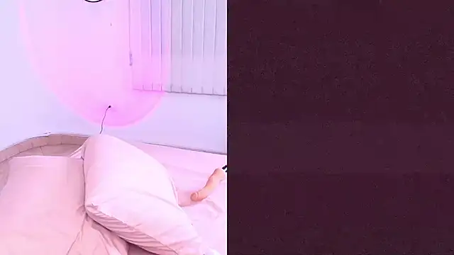 Little Siena online show from 01/15/26, 01:58