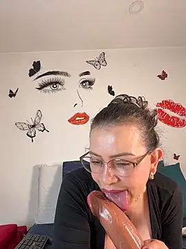 Snapshot of selena369 chatting on 11/26/25, 01:22 selena369 online show from 11/26/25, 01:22