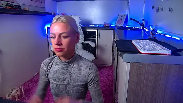 Skinny Nally online show from 04/21/26, 01:42