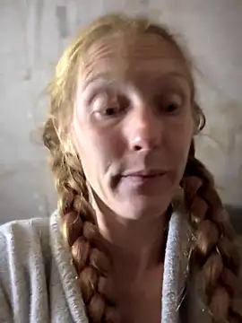 GoldenFlameGoddess online show from 11/09/25, 02:48