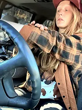 GoldenFlameGoddess online show from 01/18/26, 07:17