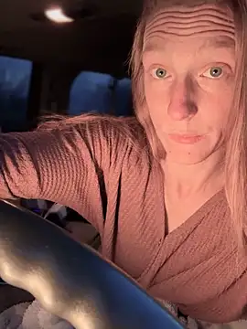 GoldenFlameGoddess online show from 12/16/25, 03:16