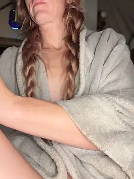 GoldenFlameGoddess online show from 11/03/25, 01:37